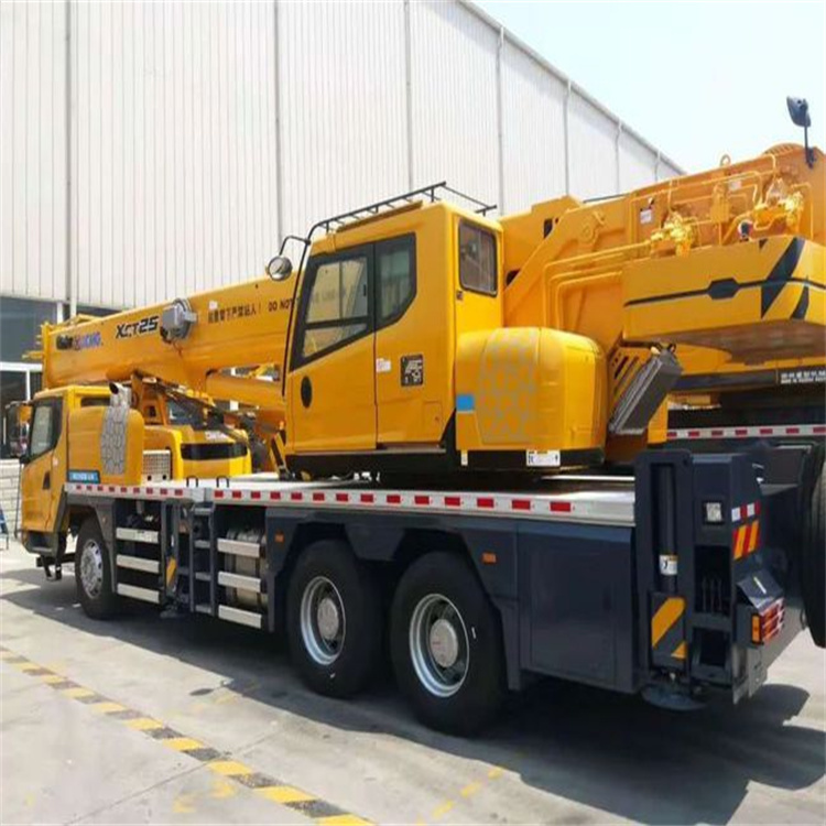 小金离这最近出租吊车电话